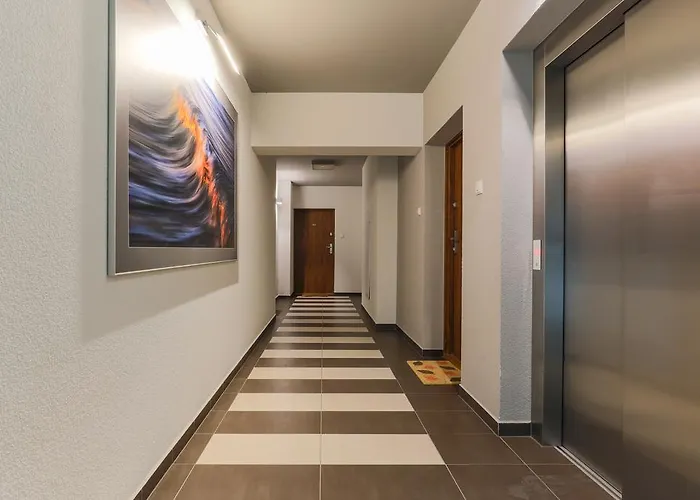 Jantar Solna Апартаменты *